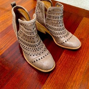 Sofft “Sallie” shoe, new out of the box in Bronze. Never worn.